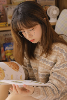男生和女生打扑克免费